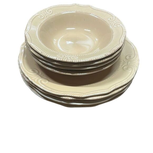 Home Trends Dishes - Picture 1 of 10